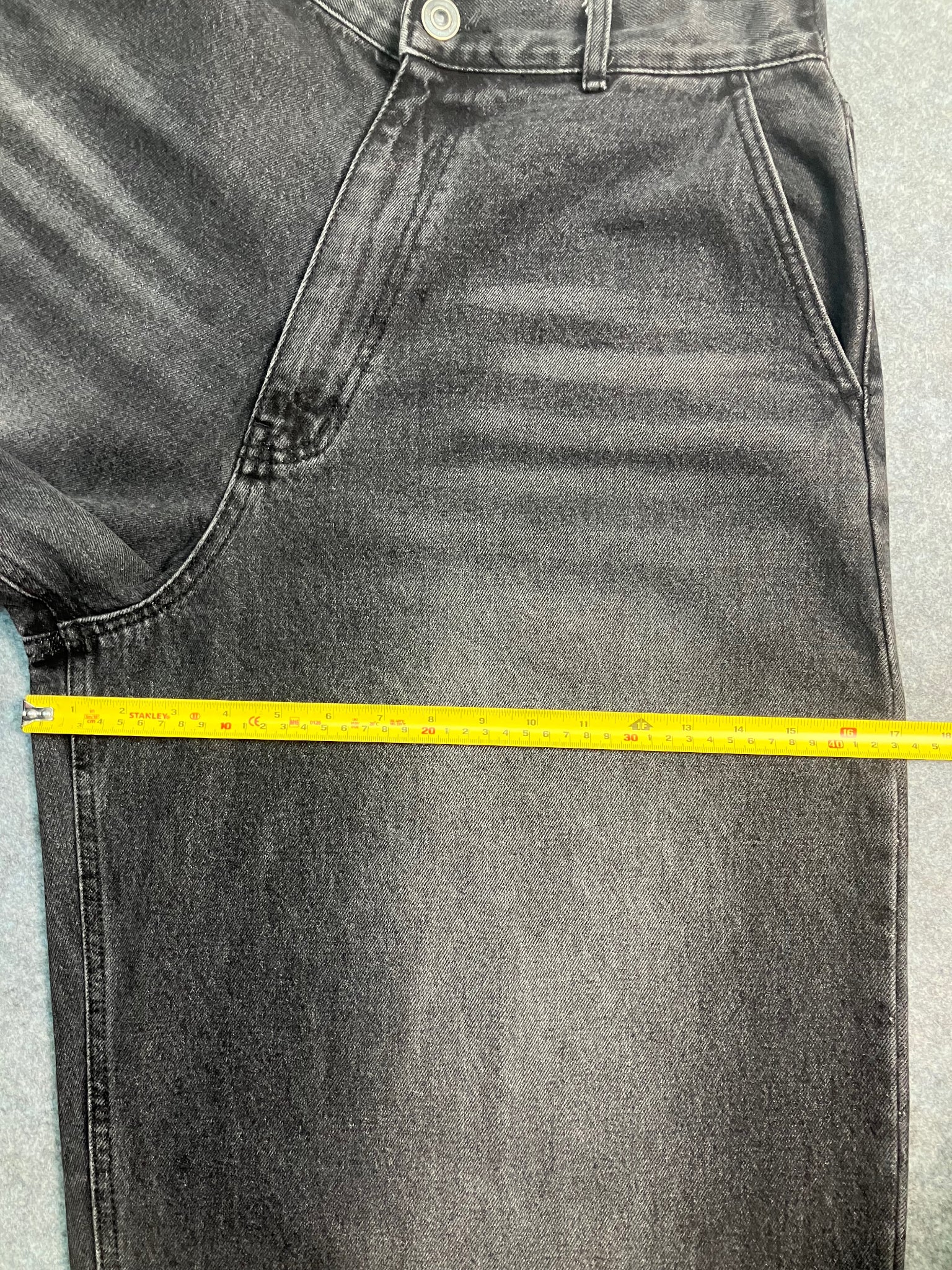 black medium baggy jeans