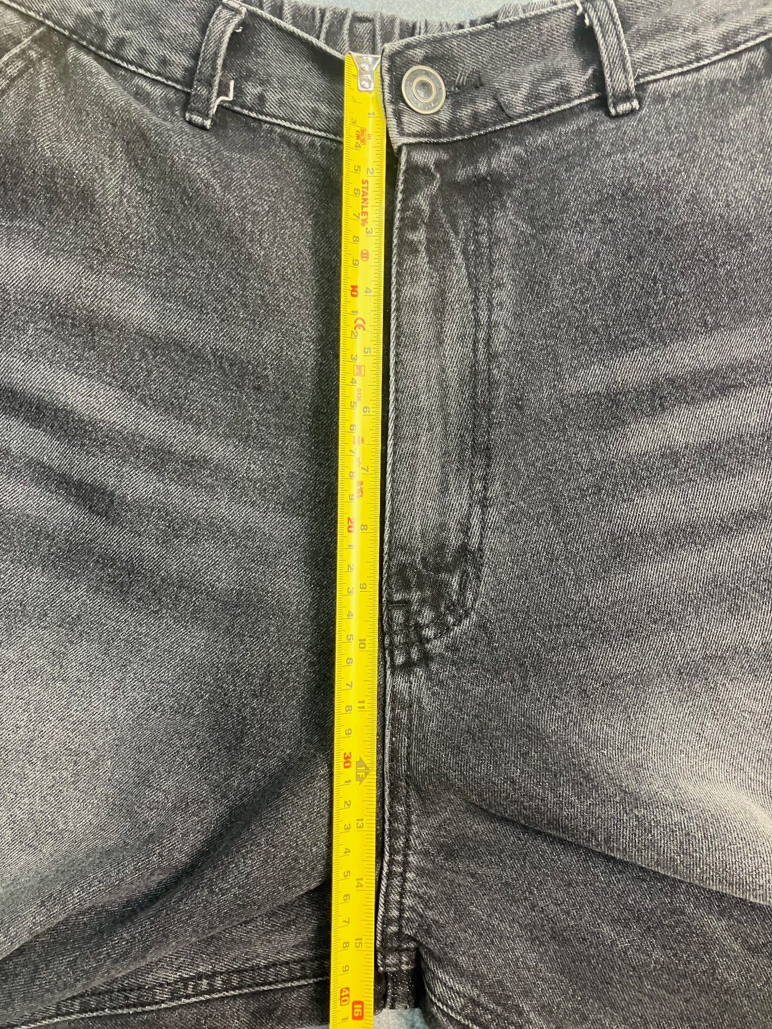 black medium baggy jeans