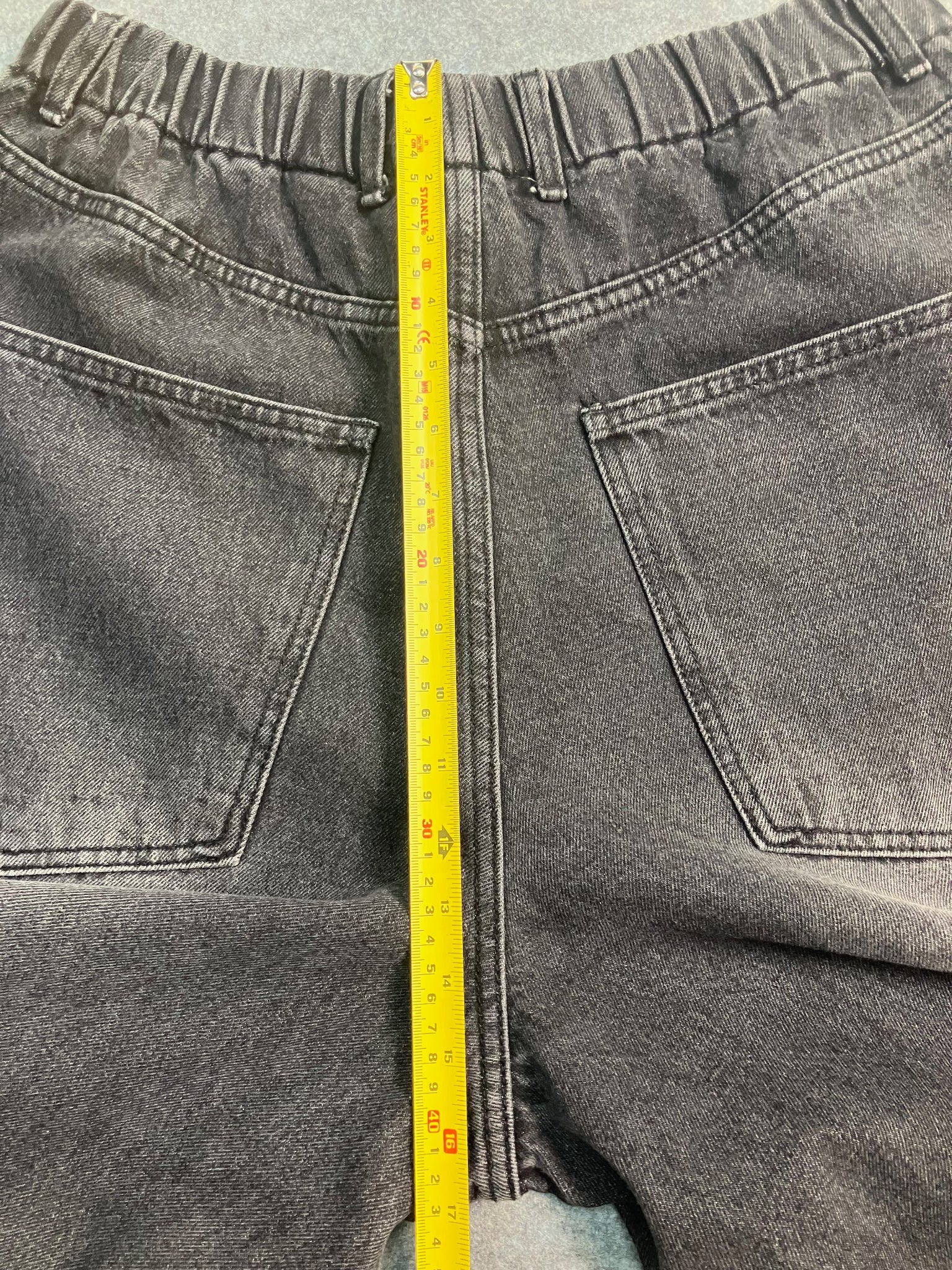 black medium baggy jeans