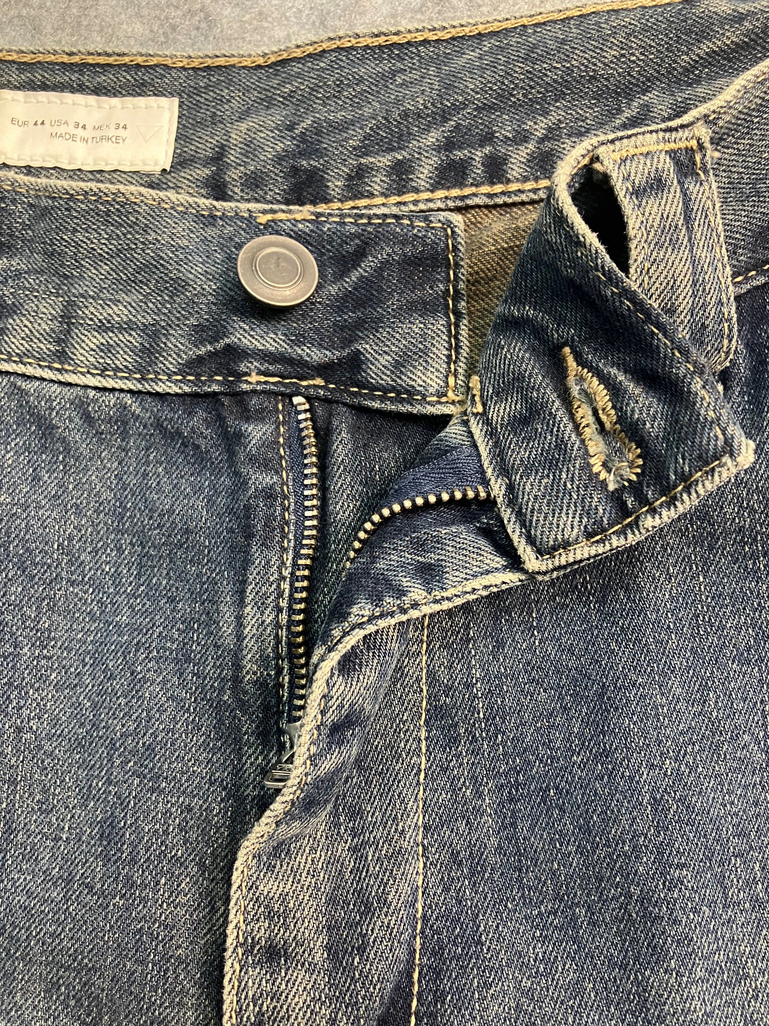 blue y2k baggy jeans