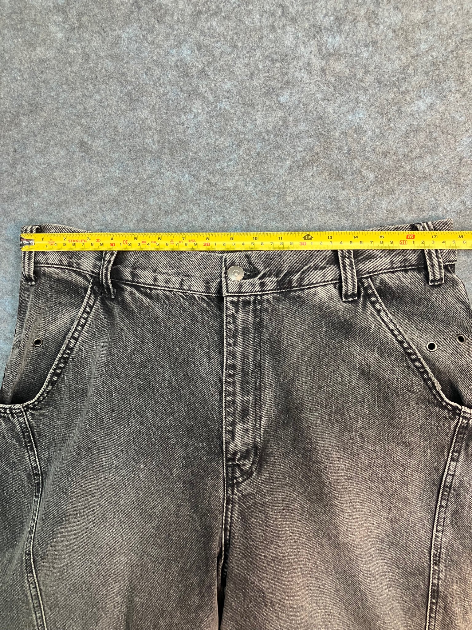 black y2k baggy jeans