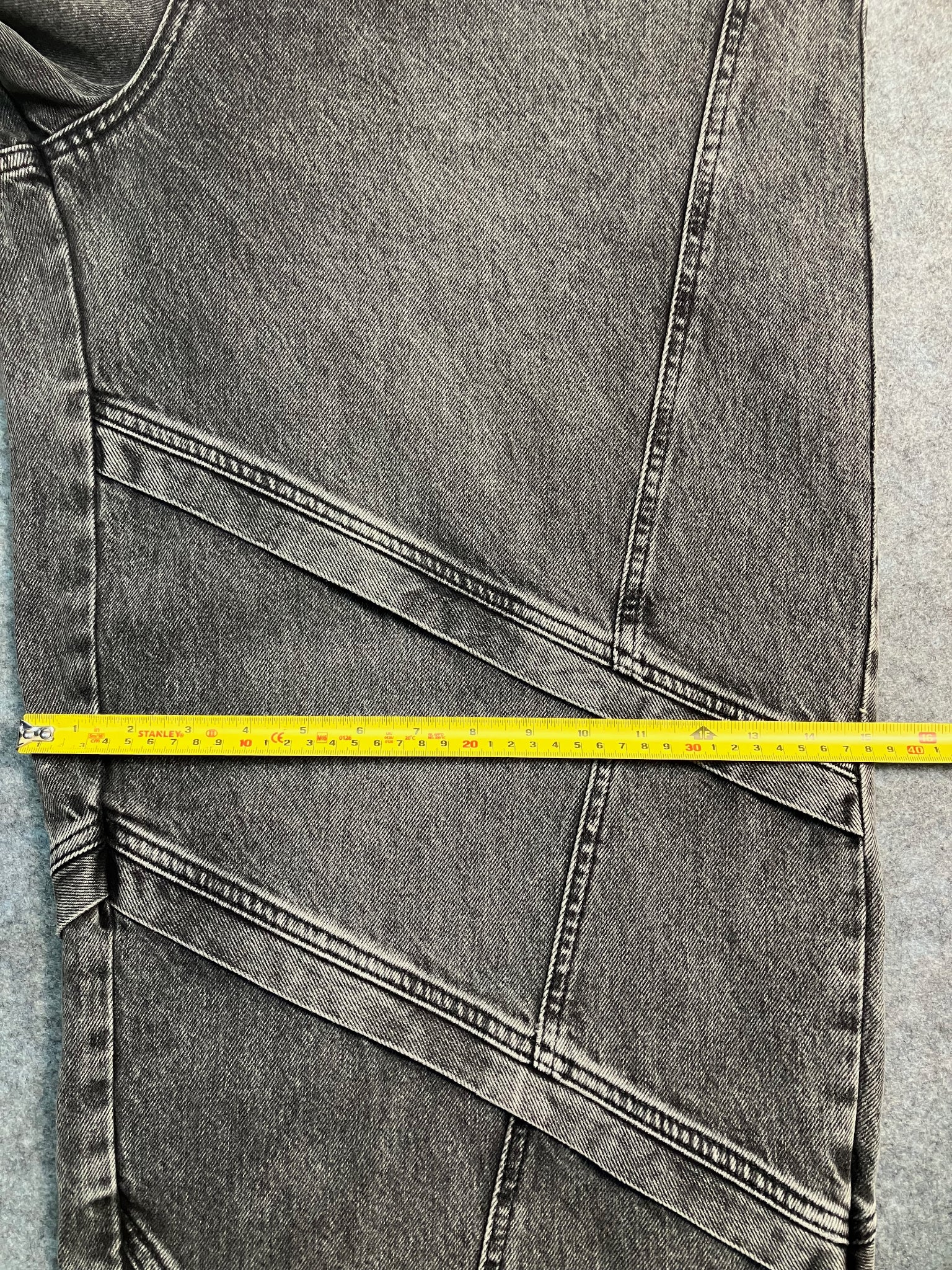 black y2k baggy jeans