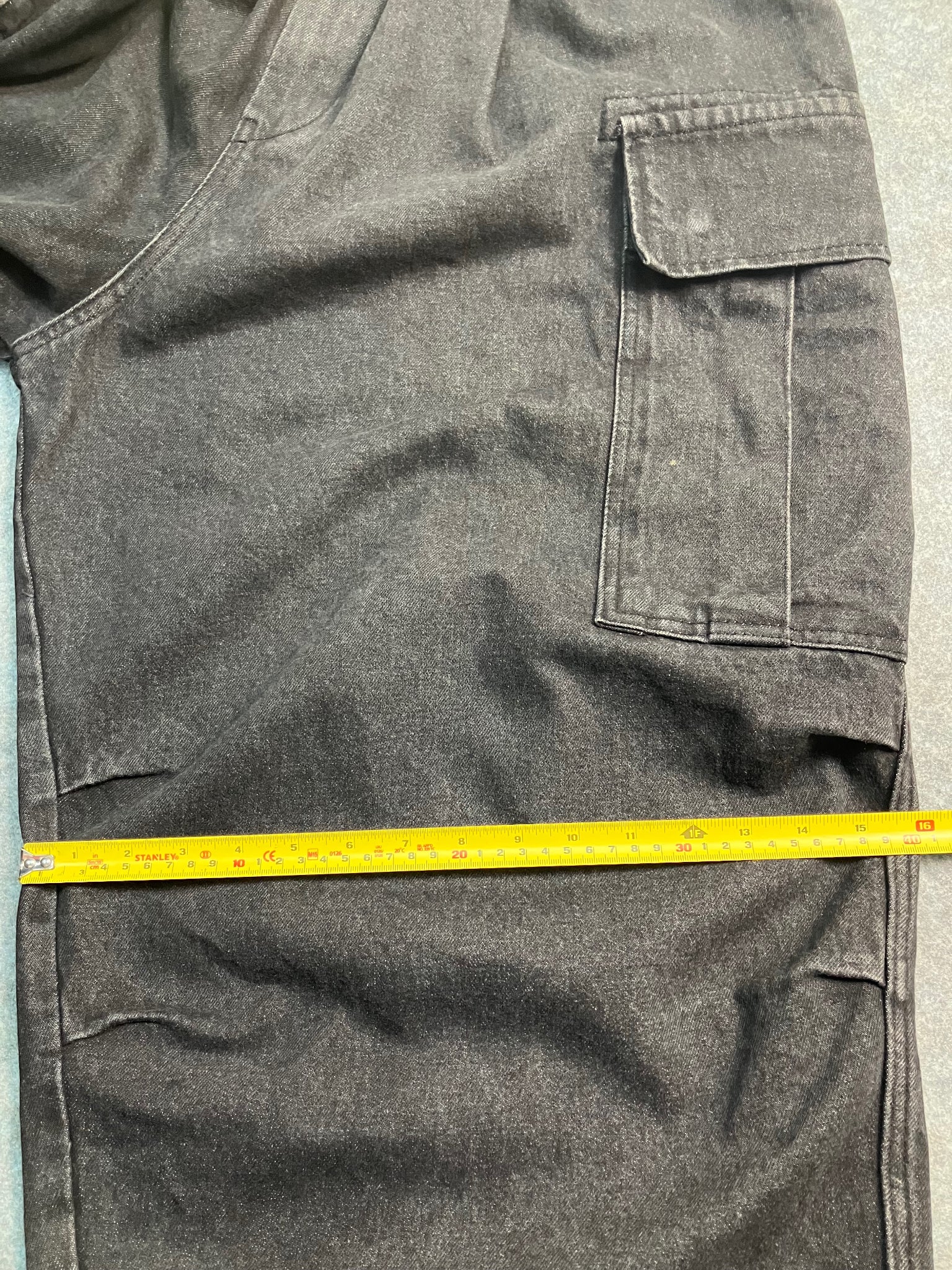 black cargo balloon jeans