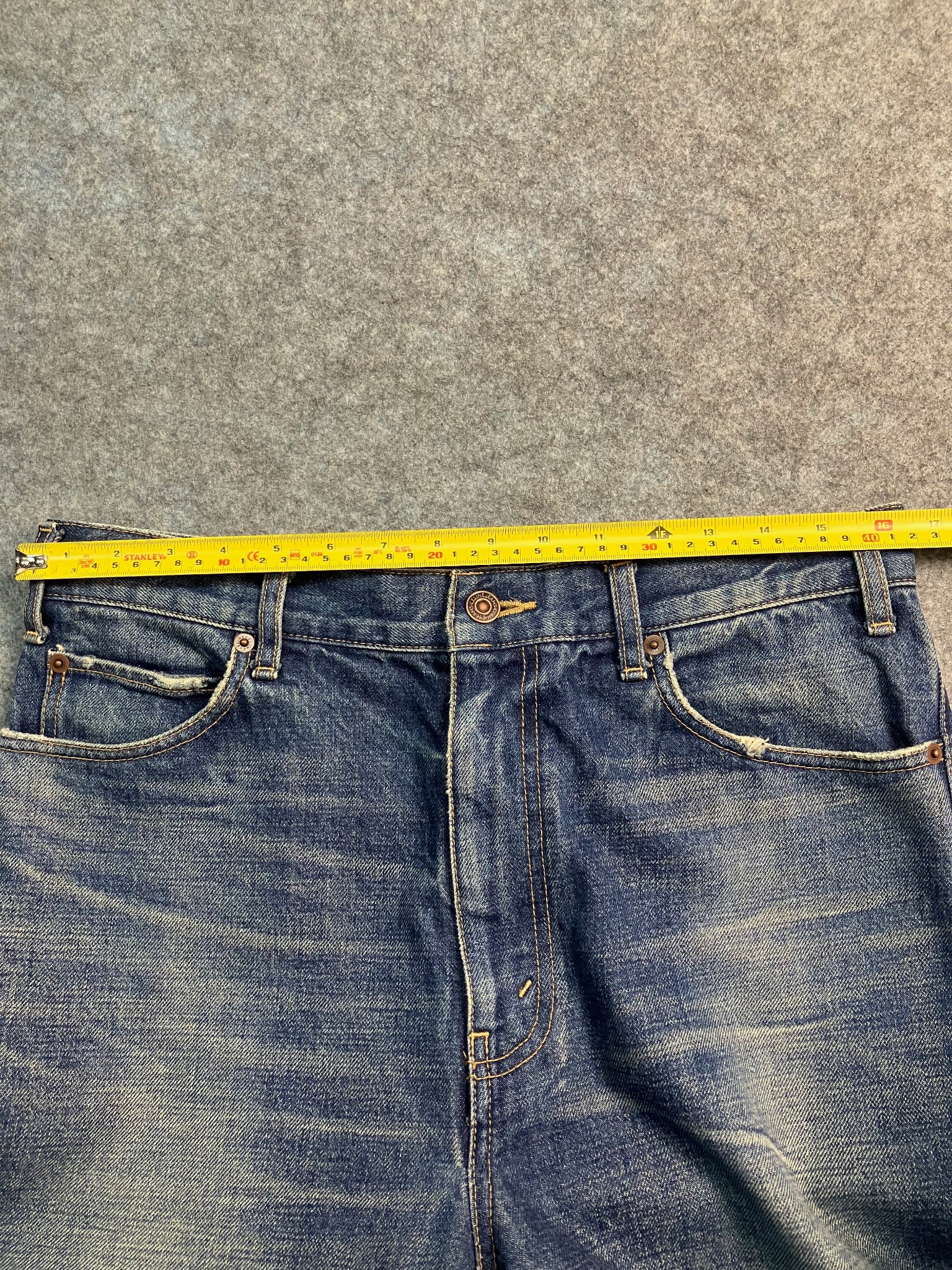 blue jumbo wide-leg jeans