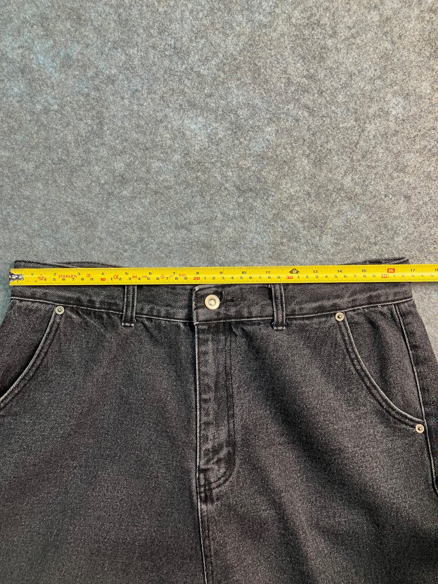 black cargo baggy jeans