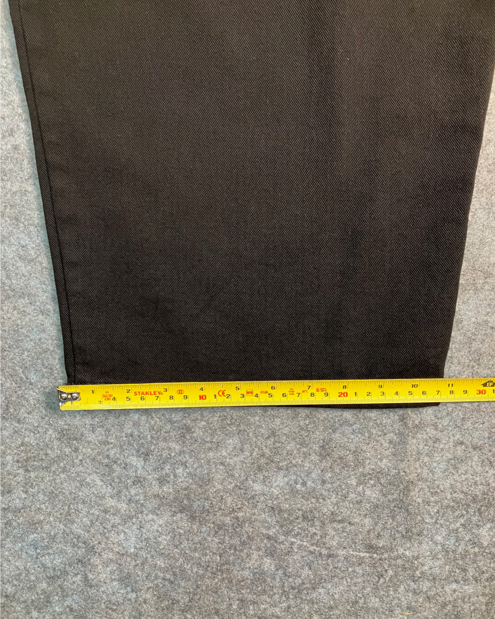 black medium balloon jeans